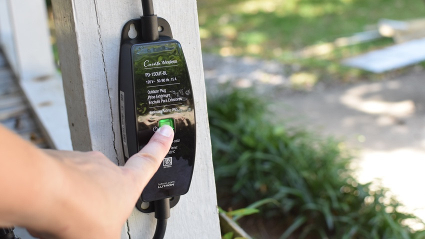 Lutron Caséta Outdoor Smart Plug review: A dependable but pricey plug