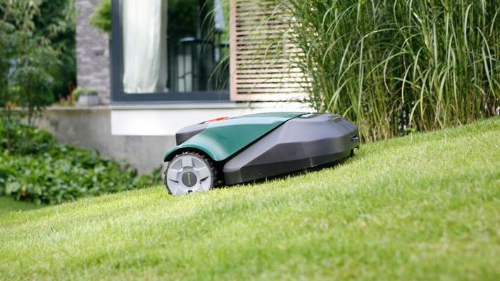 The best robot lawn mower for your smart garden