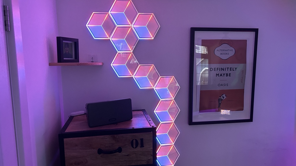 Paneles de luz hexagonales Govee Glide Diseño ultra rosa y azul