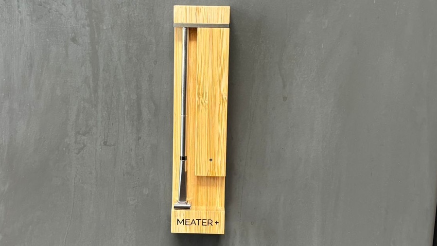 Meater 2 Plus in charging block